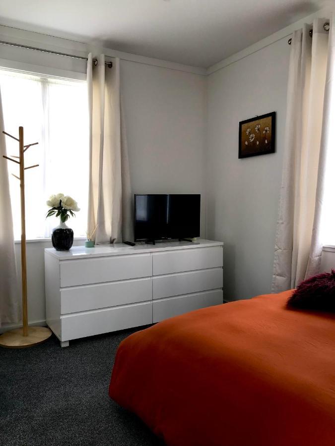 Bright & Comfy Stay In Newly Renovated Home With Parking Auckland Exterior foto